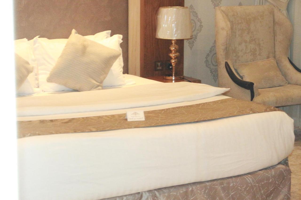 Crown Apartment *