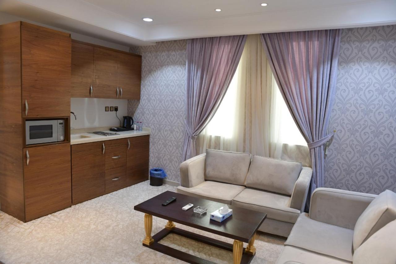 Crown Apartment