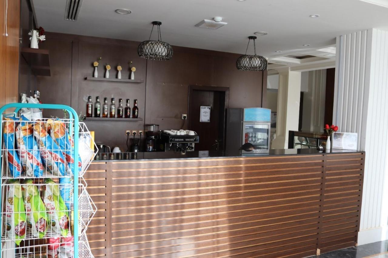 Crown Apartment *